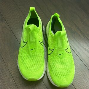 Nike Green Lightweight Sneakers with Breathable Mesh